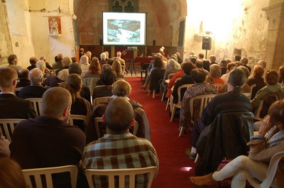 Colloque dans la chapelle du château de Bellecroix
